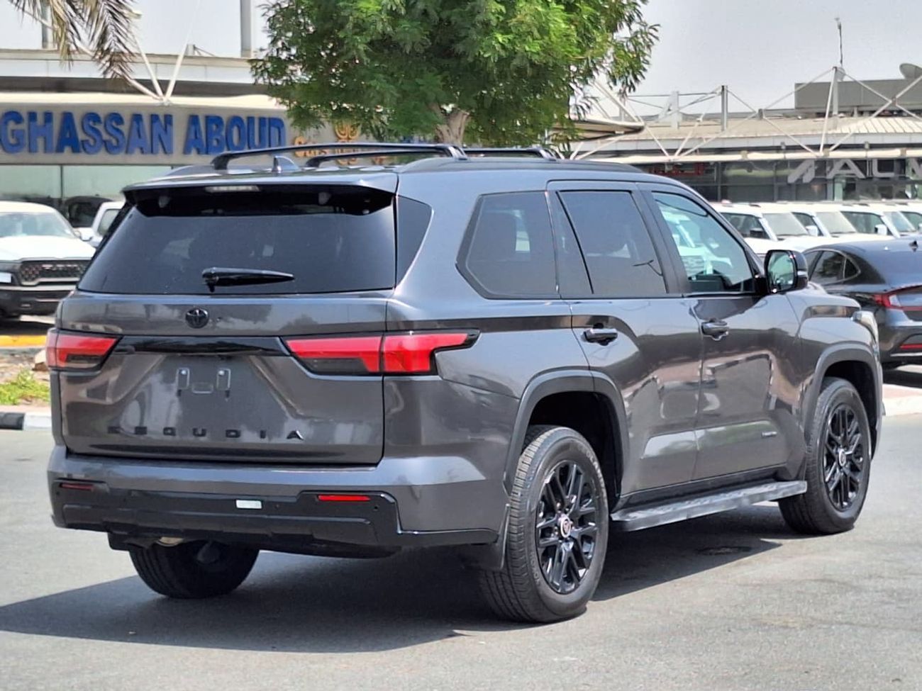 Toyota Sequoia 2024 TOYOTA SEQUOIA 4WD HYBRID 8 SEATER