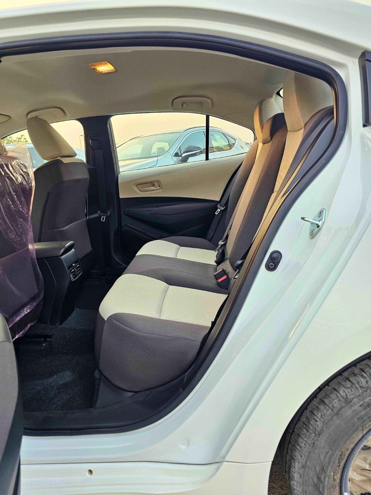 تويوتا كورولا XLI E / 1.6L V4 PETROL / DVD / REAR PARKING SENSOR (CODE # XLI E)