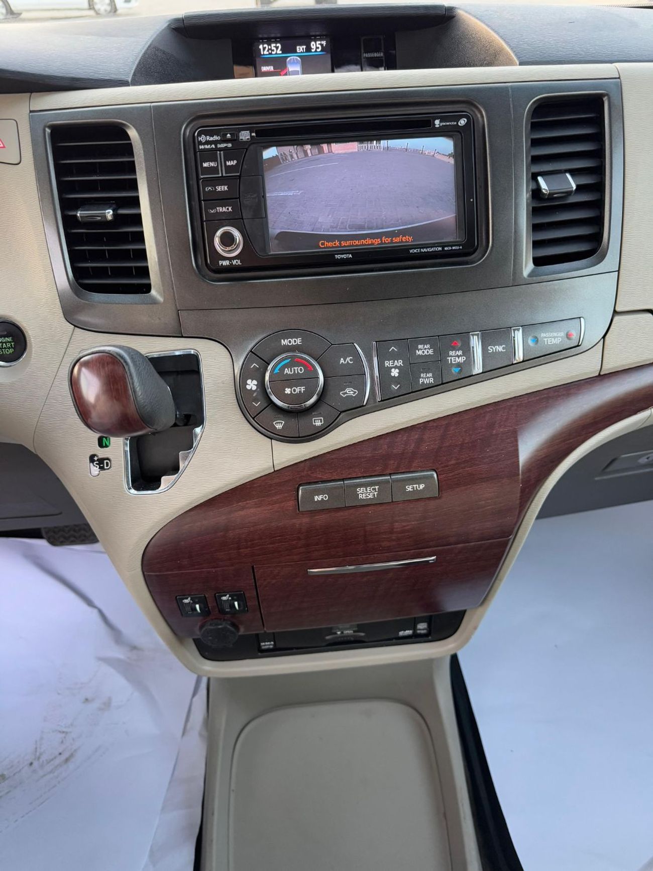 Toyota Sienna Toyota Sienna 2014 XLE