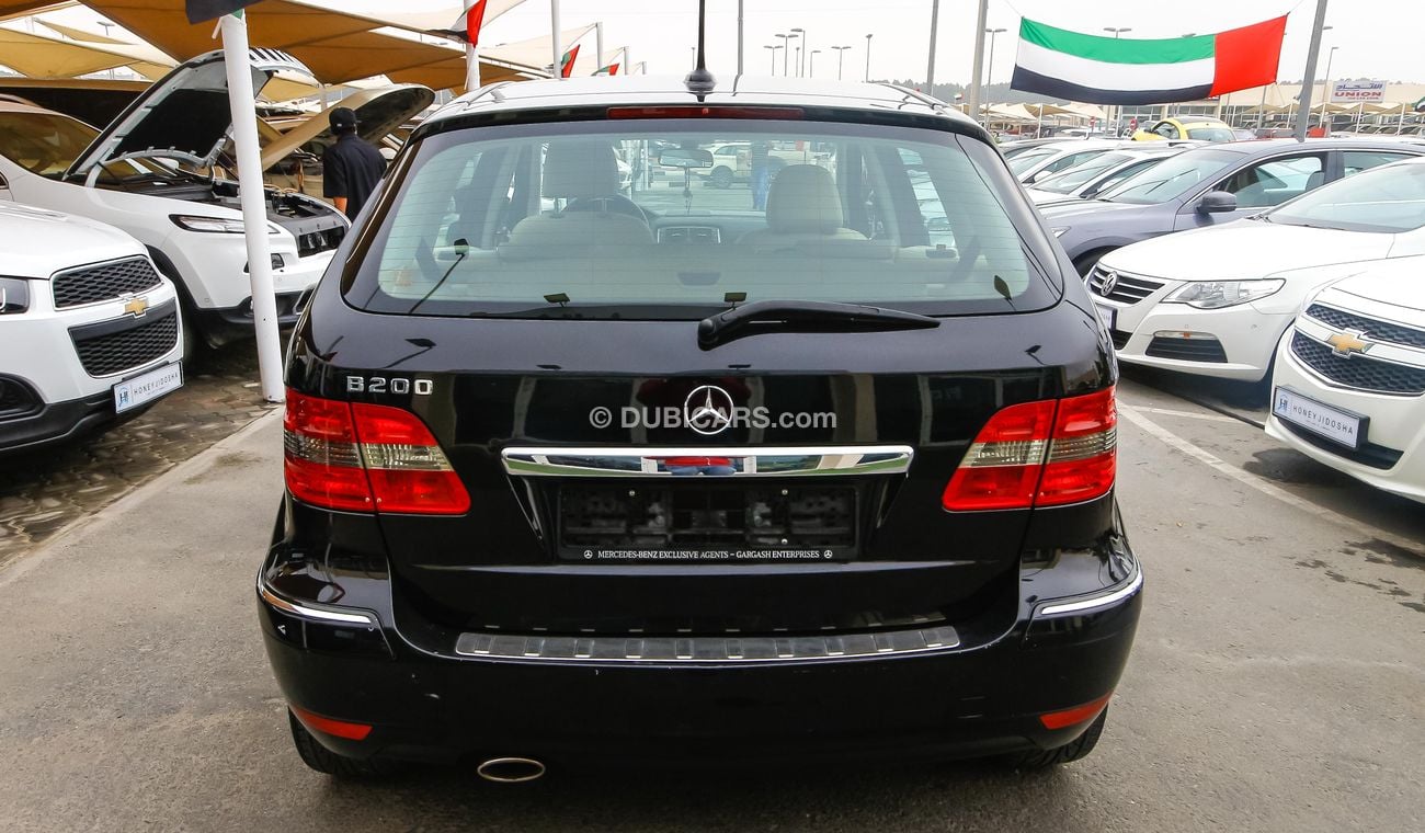 Mercedes-Benz B 200