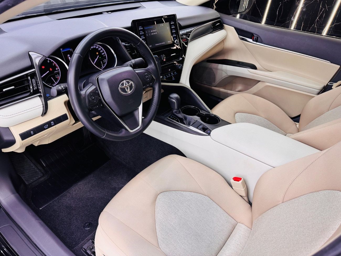 Toyota Camry SE 2.5L (204 HP)