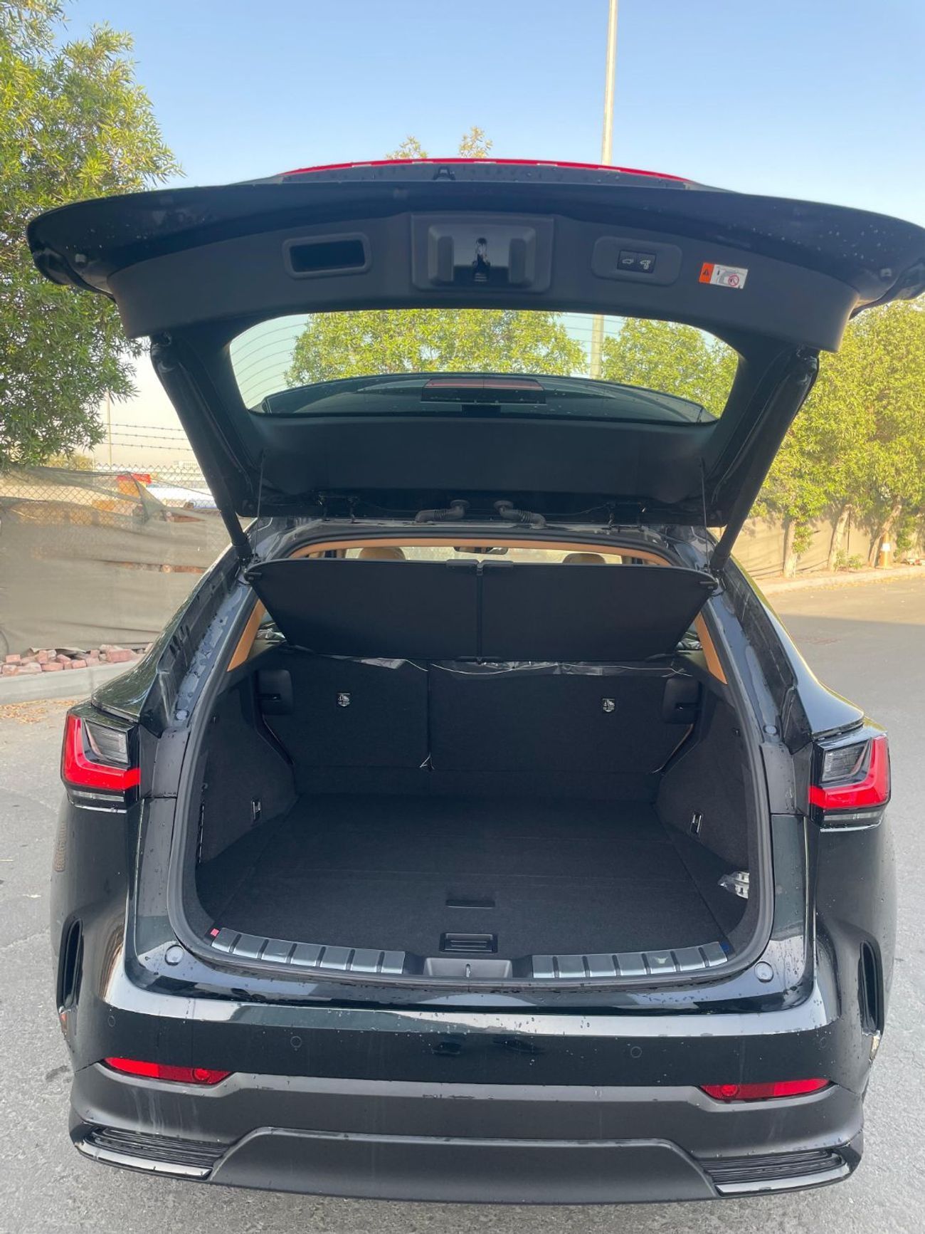 لكزس NX350h 2.5L Hybrid Full Option GCC ( White Also Available)