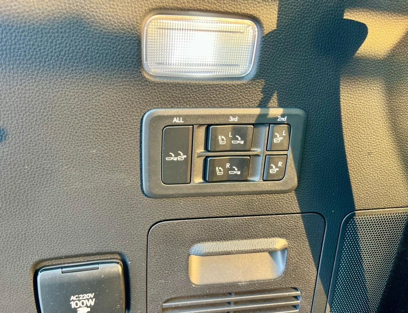 لكزس LX 600 Signature 3.5L ( CYL)