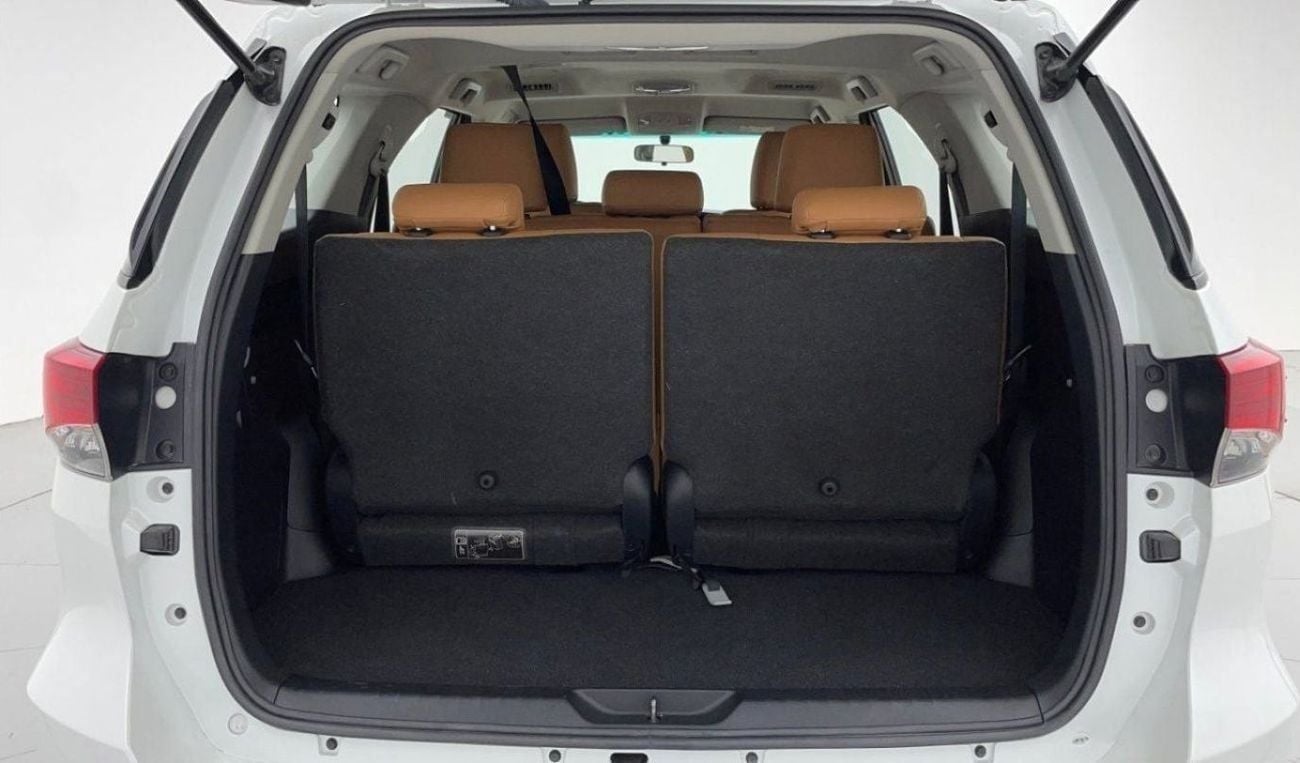 تويوتا فورتونر 2.4L Diesel AT 4X4 2025