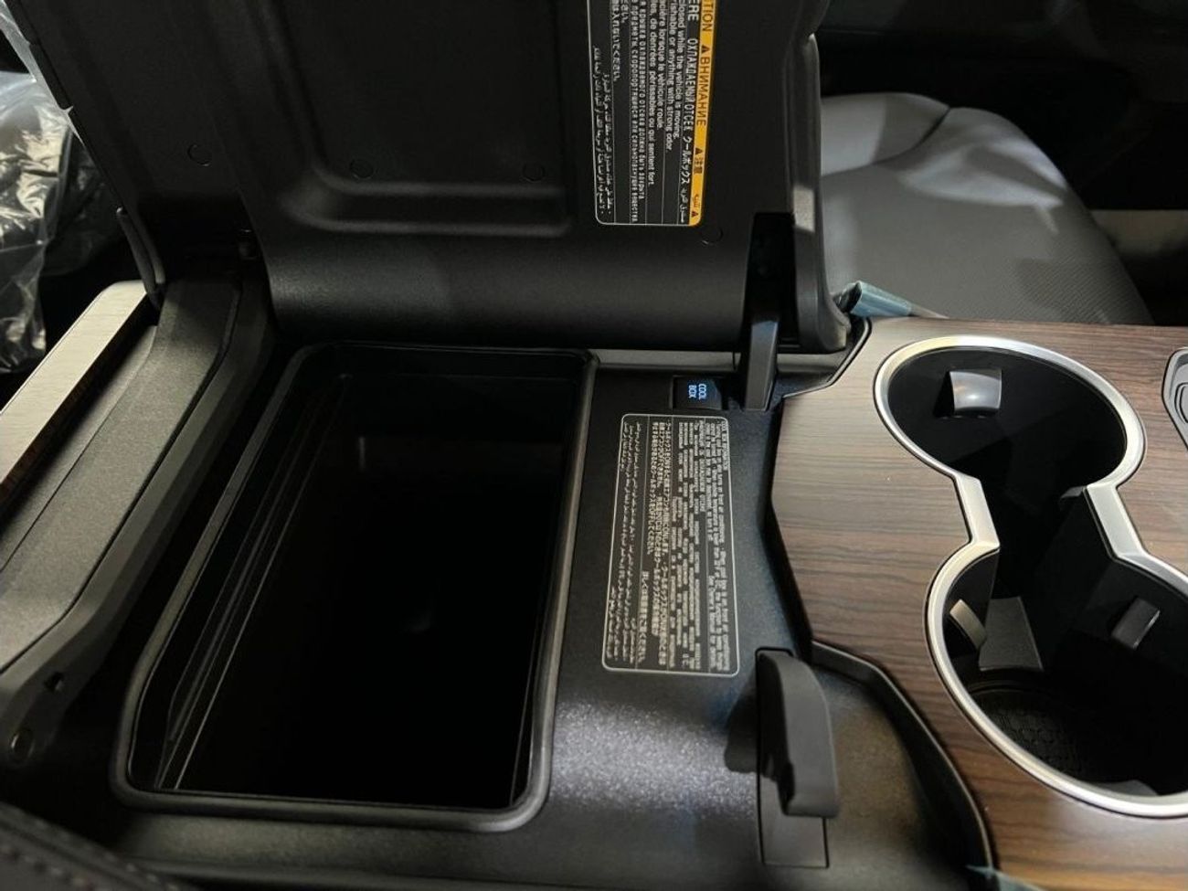 Toyota Land Cruiser LC300 3.5L VX+ PETROL A/T  7 SEATER