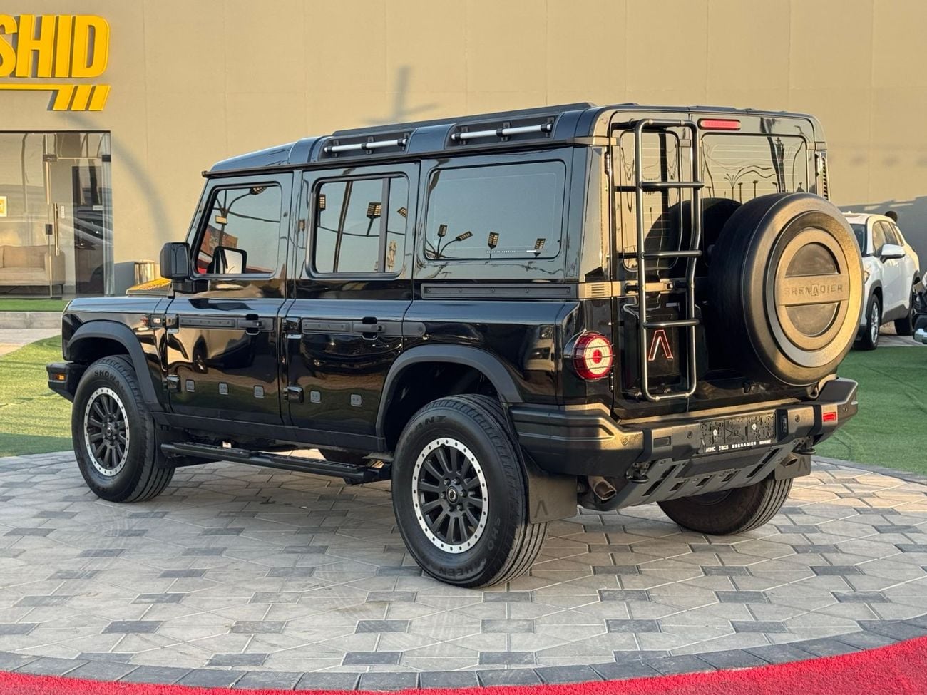 إينيوس غرينادير FIELDMASTER EDITION