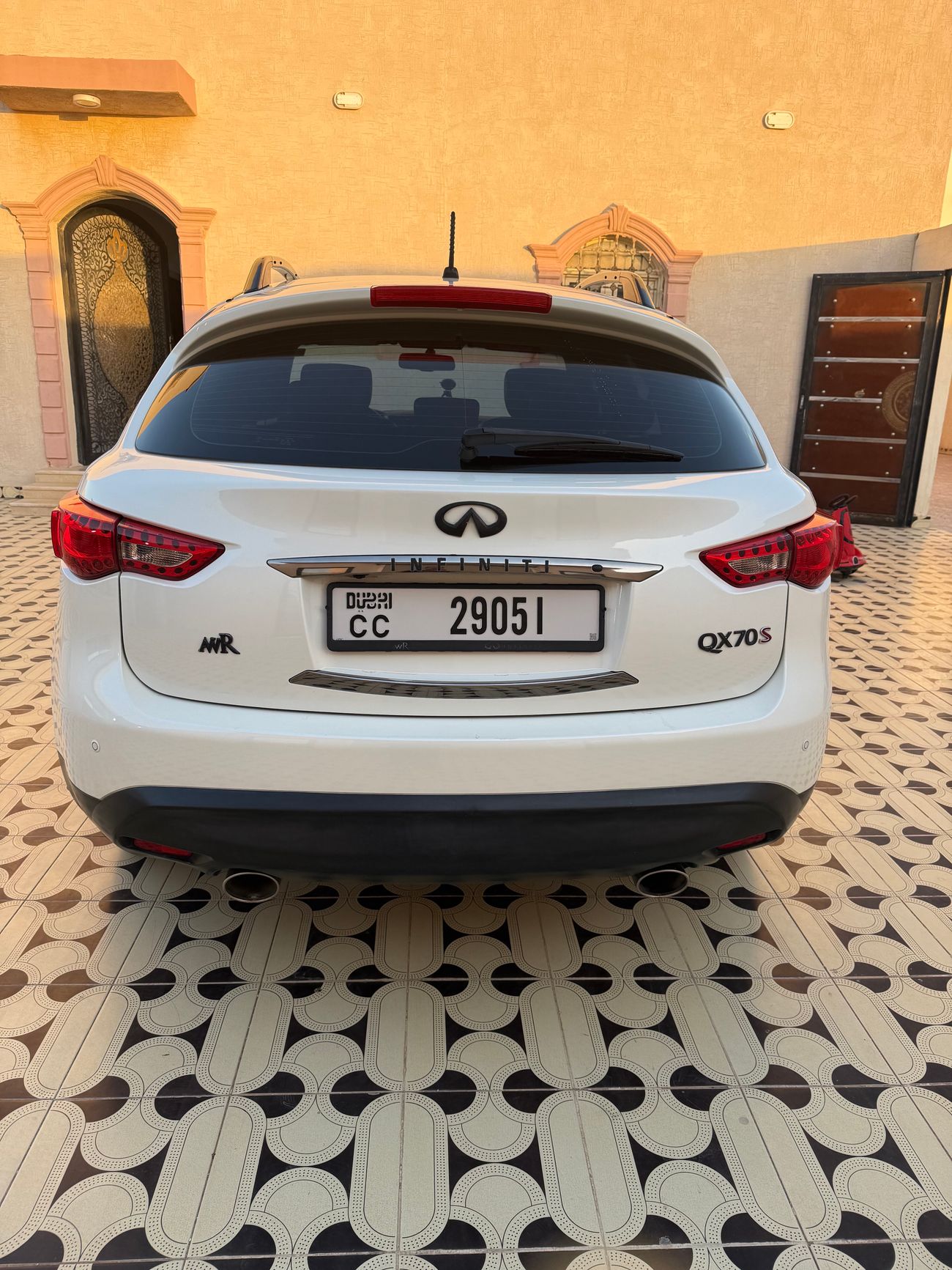 Infiniti QX70 Elite Sport S
