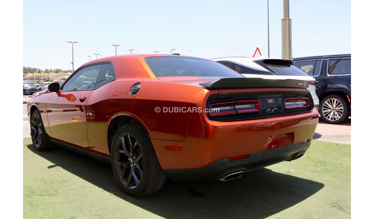 Dodge Challenger SXT Plus Dodge Challenge SXT /2020/USA/ V6