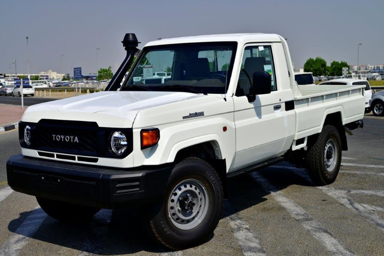 Toyota Land Cruiser Pick Up 2024 TOYOTA LAND CRUISER 79 SINGLE CAB LX V8 4.5L DIESEL 4WD MANUAL TRANSMISSION