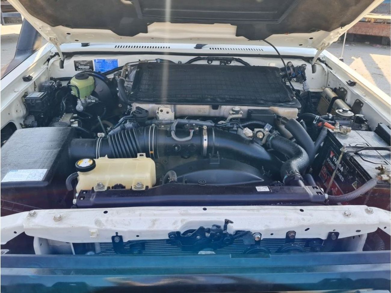 Toyota Land Cruiser Pick Up Double Cab Std Perfect insaid and out