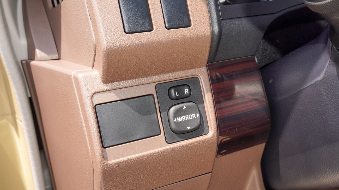 Toyota Land Cruiser Pick Up TOYOTA LC 79 DOUBLE CABIN PETROL 4.0 A/T - 2025