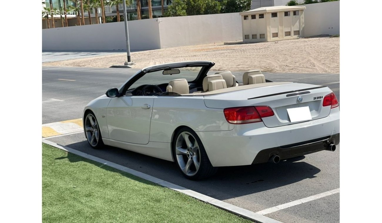 بي أم دبليو 330 BMW 330i || GCC || Hard Top Convertible || Very Well Maintained