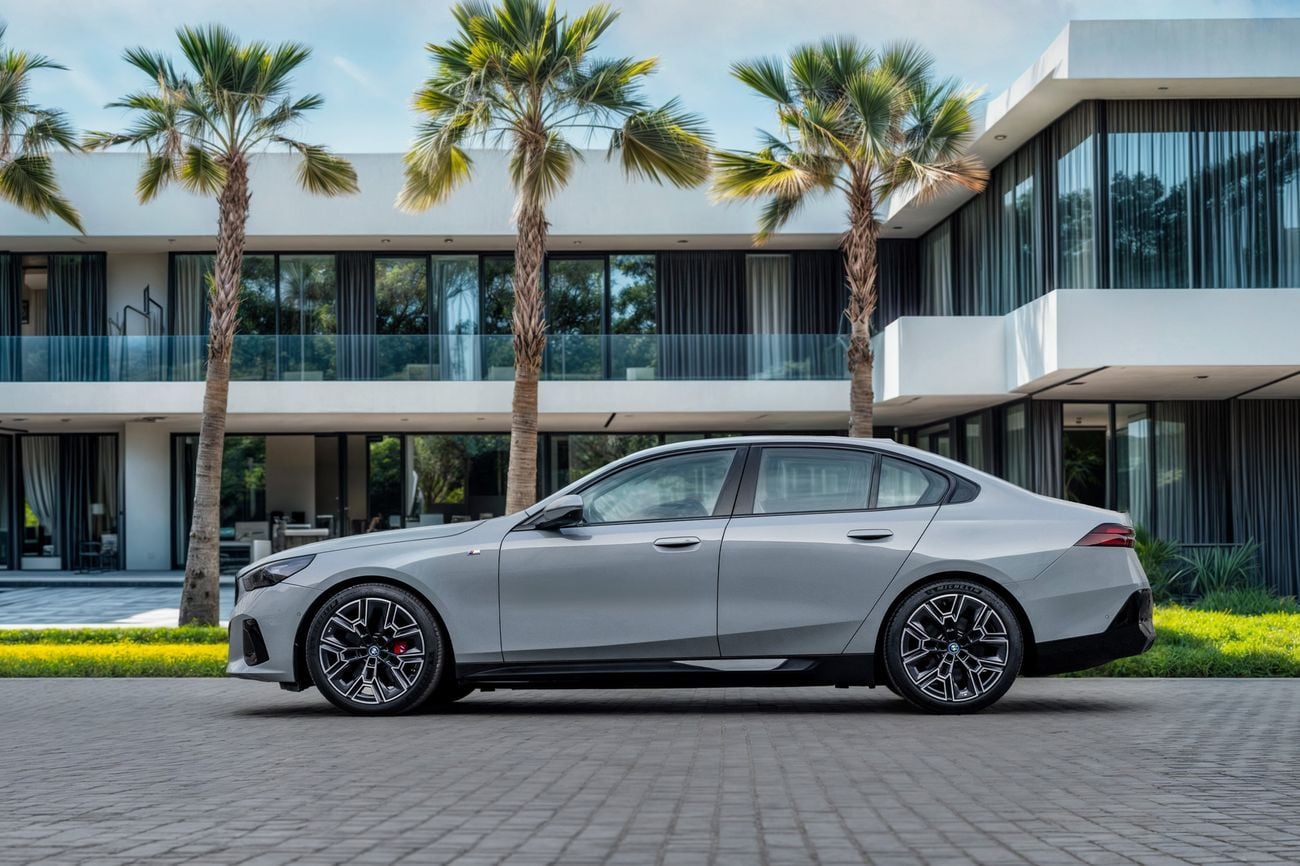 BMW i5 i5 eDrive40 M Sport | 3,917 P.M | 0% Downpayment | AGENCY WARRANTY/SERVICE
