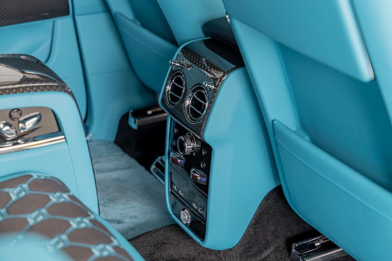 Rolls Royce Cullinan ROLLS ROYCE CULLINAN | BLACK BADGE | BESPOKE PREMIUM AUDIO  | DUALITY SEATS | European Specs | 2026