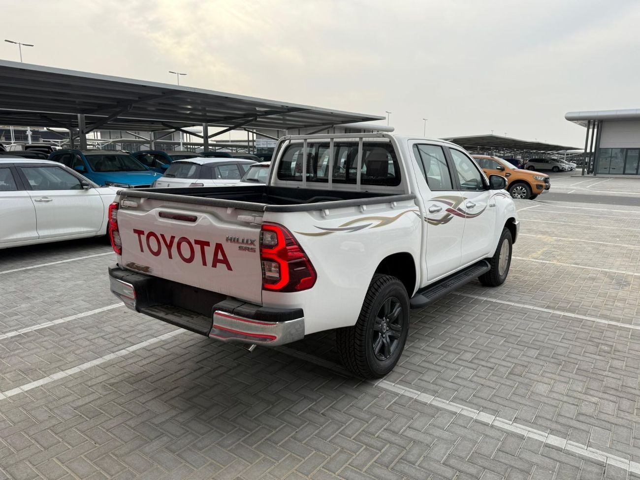 تويوتا هيلوكس 2.7L 4x4 DC HI(I) A/T PTR