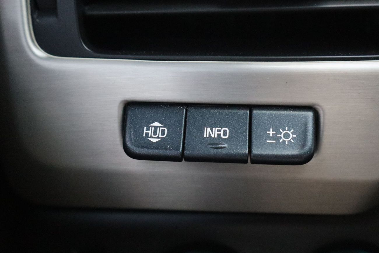 GMC Yukon Denali 6.2L (8 Seater)