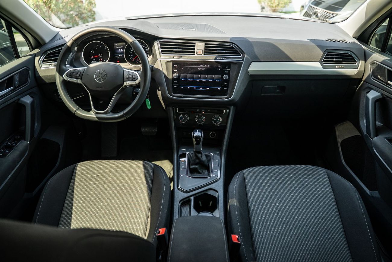 Volkswagen Tiguan Trendline Agency Warranty Full Service History 1.4L 2024 Low Mileage GCC