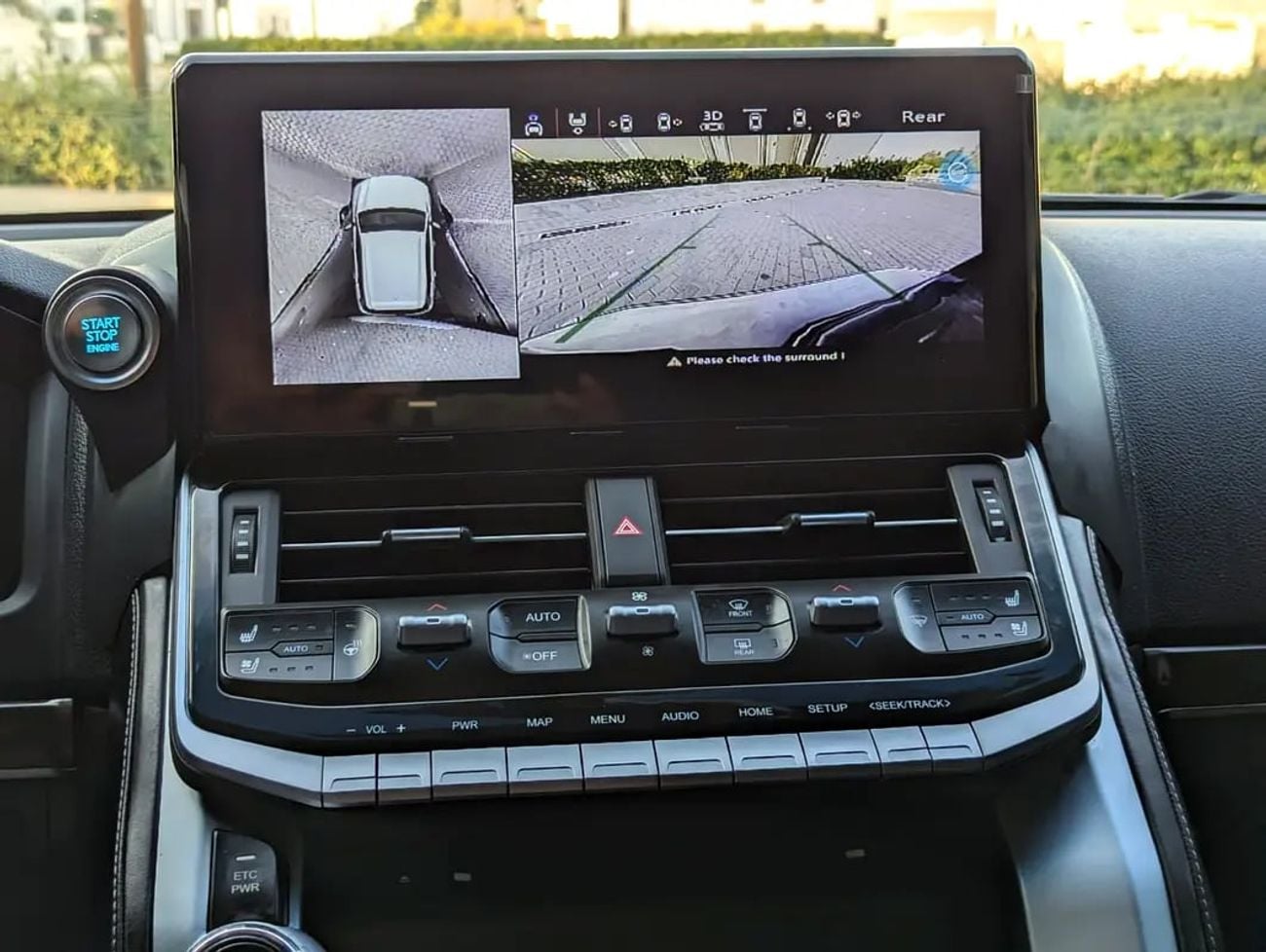 Toyota Land Cruiser GXR FACELIFTED WITH INTERIOR AND EXTERIOR GCC V6 4.0L