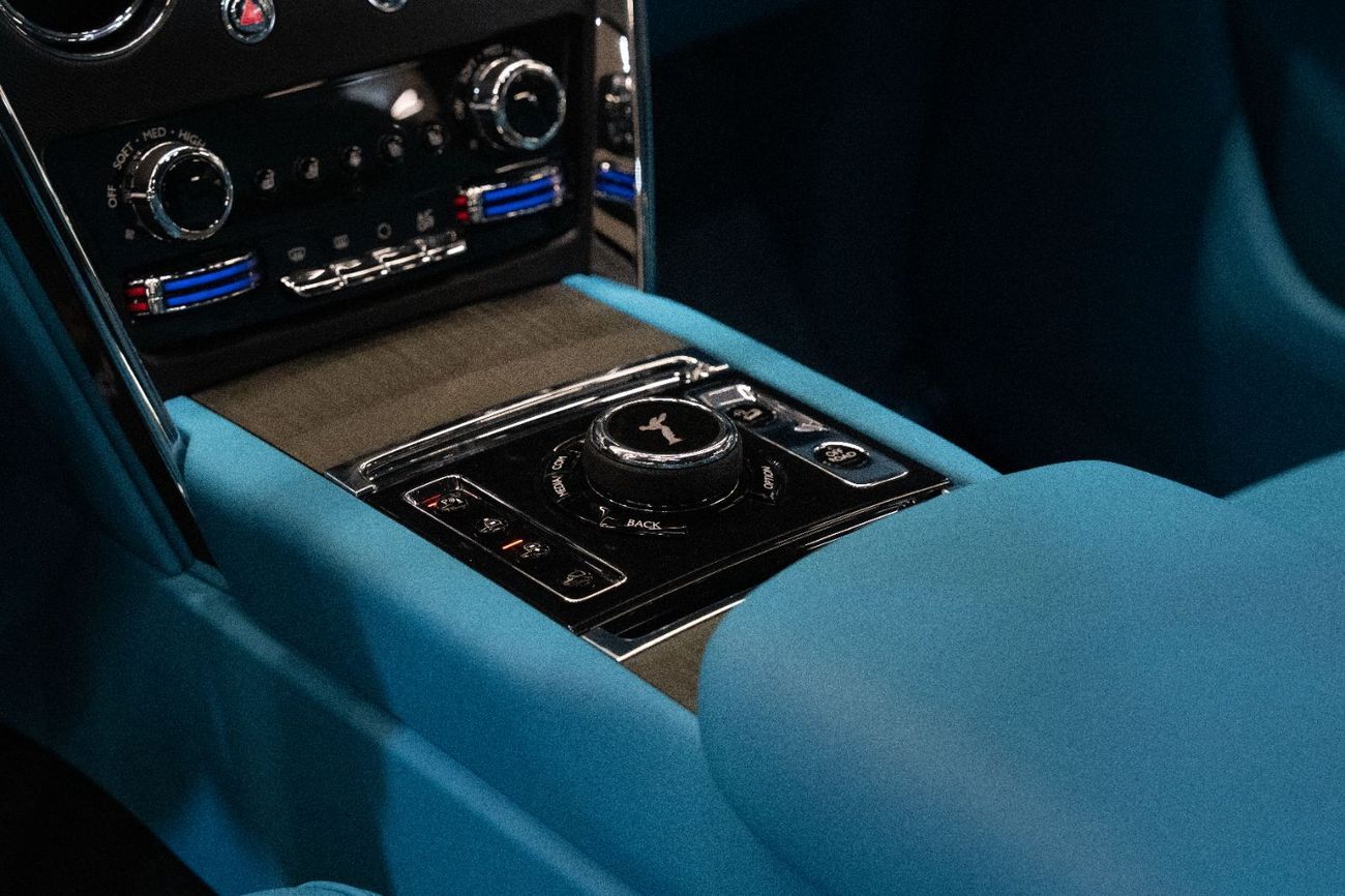 Rolls-Royce Cullinan BLACK BADGE KIT | BRAND NEW | W/ SERVICE CONTRACT | 0 KM | FULL OPTION