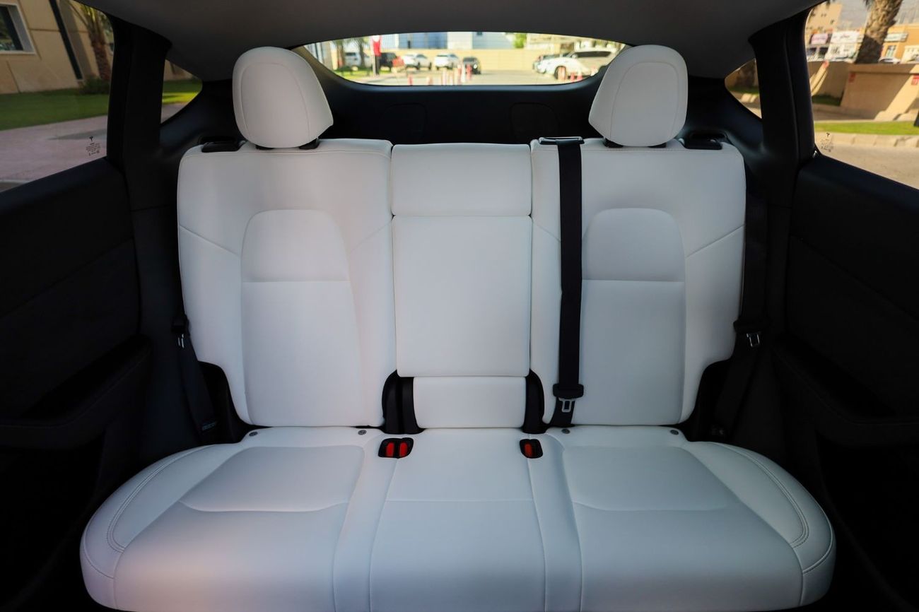 Tesla Model Y Tesla Model Y Long Range 2022 GCC under Agency Warranty with Flexible Down-Payment/ Flood Free.