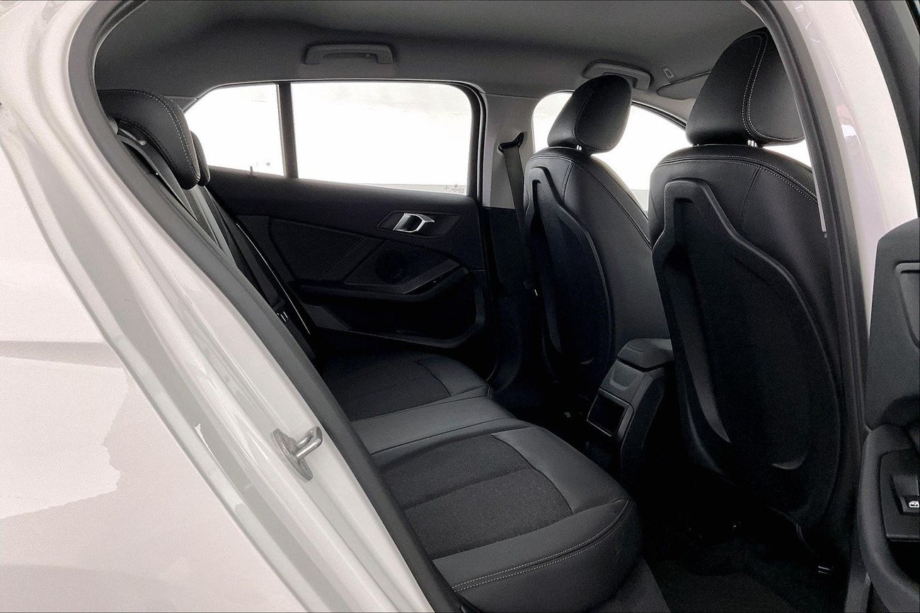 بي أم دبليو 120i Joy Edition | عرض العيد الحصري | خالية من أضرار الفيضانات