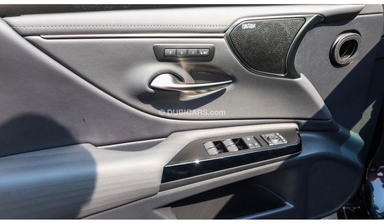 Lexus ES350 Ultra Luxury. Local registration + 10%