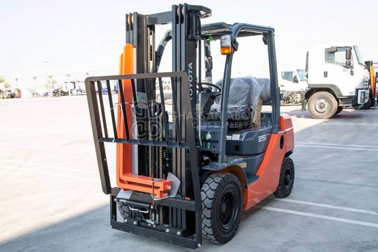 New Toyota Fork lift LPG 2.5 TON, 3 STAGE W/ SIDE SHIFT 3 LEVER,4.7M