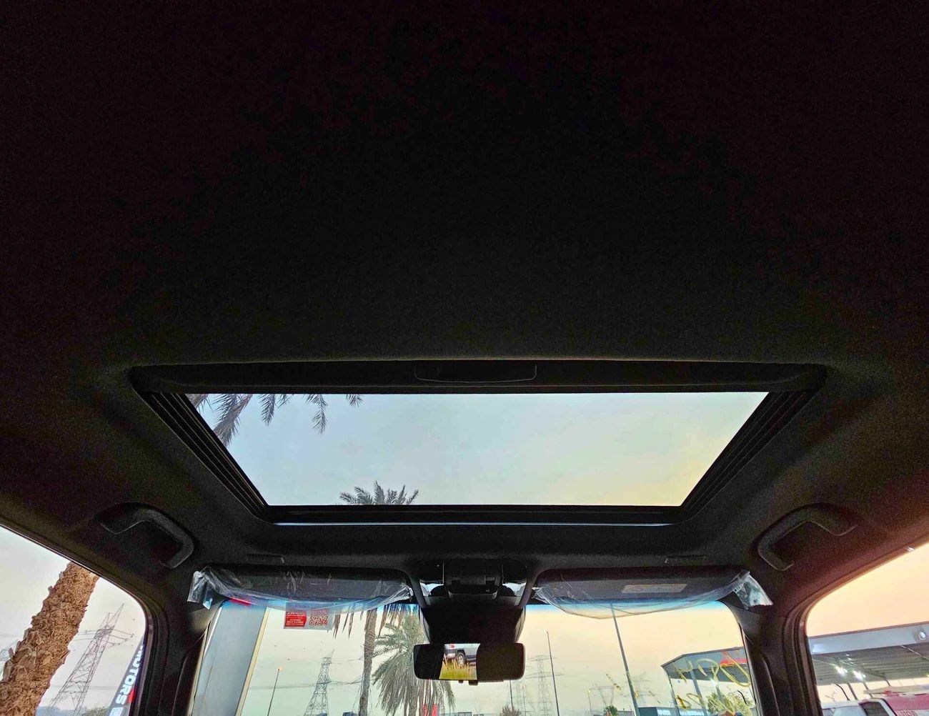 تويوتا برادو LUXURY, 2.8L V4 DIESEL, POWER SEAT WITH 360*CAM / HEADUP WITH SUNROOF (CODE # 68088)