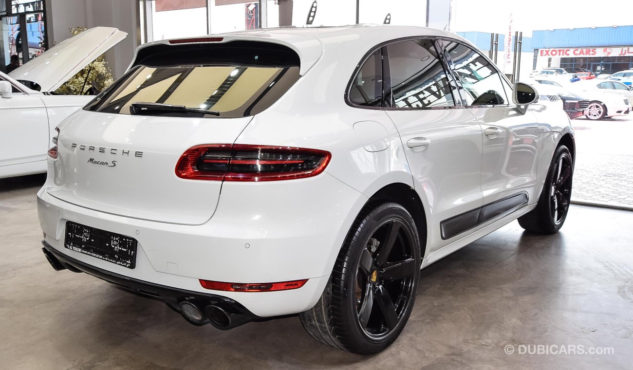 Porsche Macan S