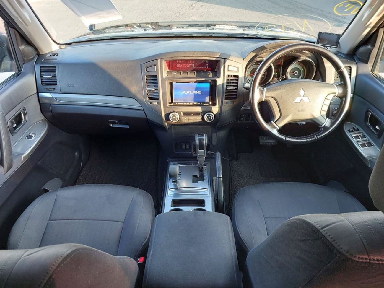 ميتسوبيشي باجيرو MITSUBISHI PAJERO SUV RHD 2012 MODEL 3.2 L DIESEL AUTOMATIC(PM01286)