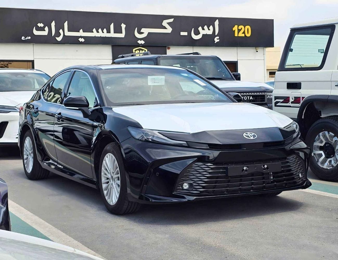 Toyota Camry E PLUS HEV E-PLUS HYBRID / 2.5L V4 PETROL / PUSH START / DVD+CAMERA / SUNROOF / (CODE # CPEA)