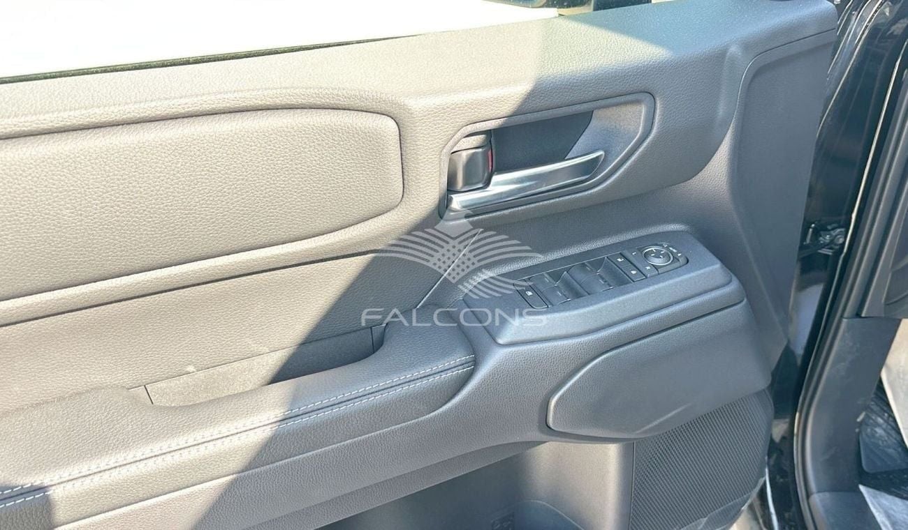 تويوتا برادو 2.7L PETROL LIMITED 6A/T