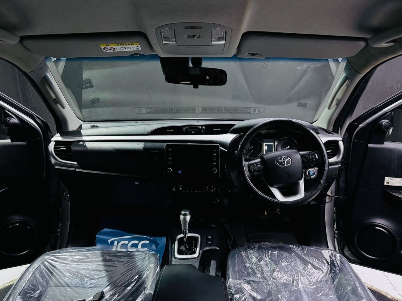 Toyota Hilux diesel 2.8 liter ,right hand drive ,automatic gear ,only for export