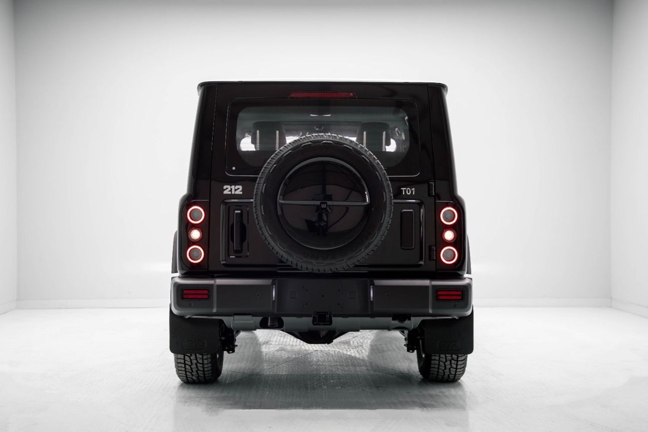 باو 212 T01 Adventurer 2.0L – Black Inside Brown