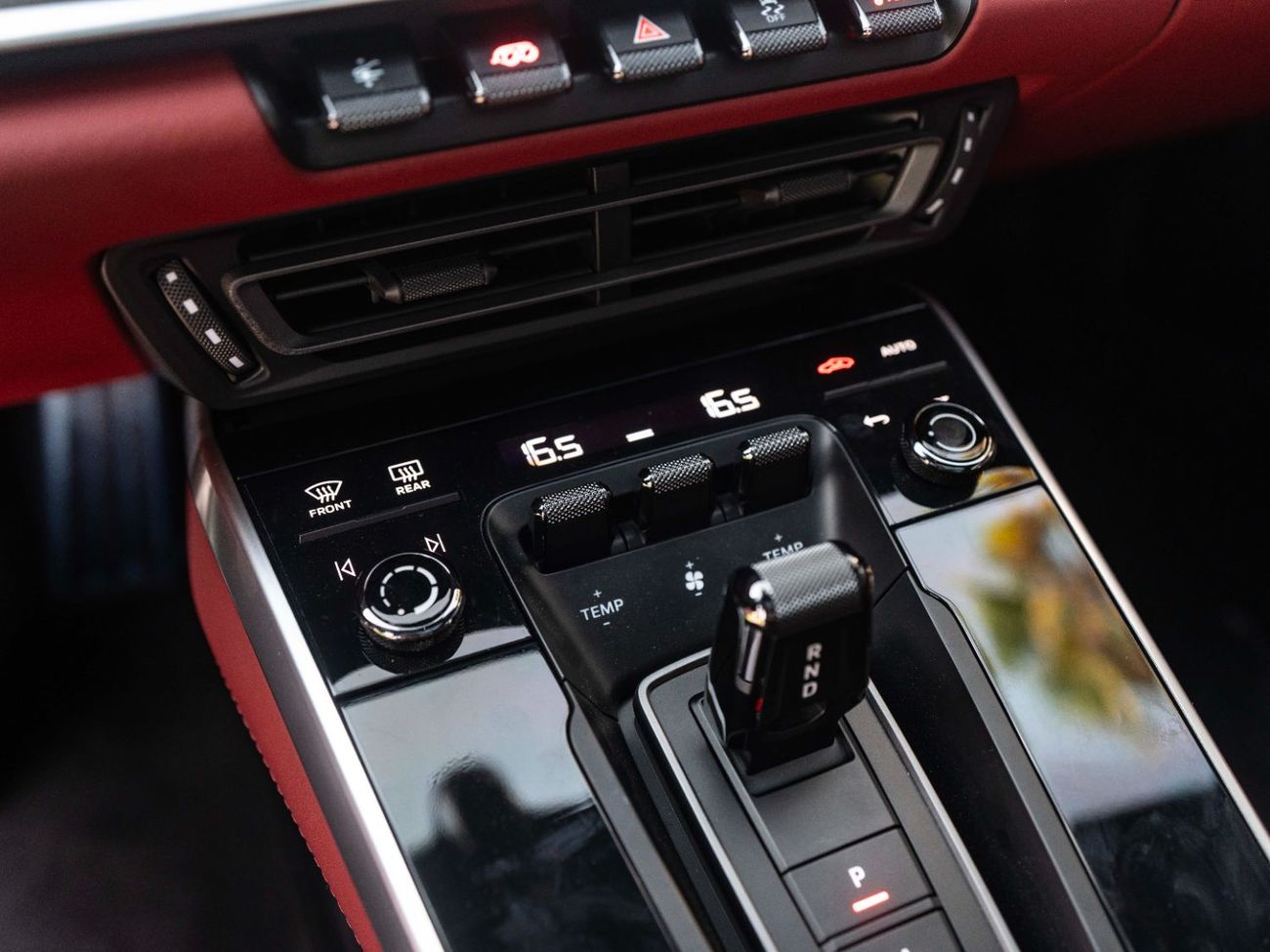 Porsche 911 Turbo S 3.8L (640 HP) Coupe