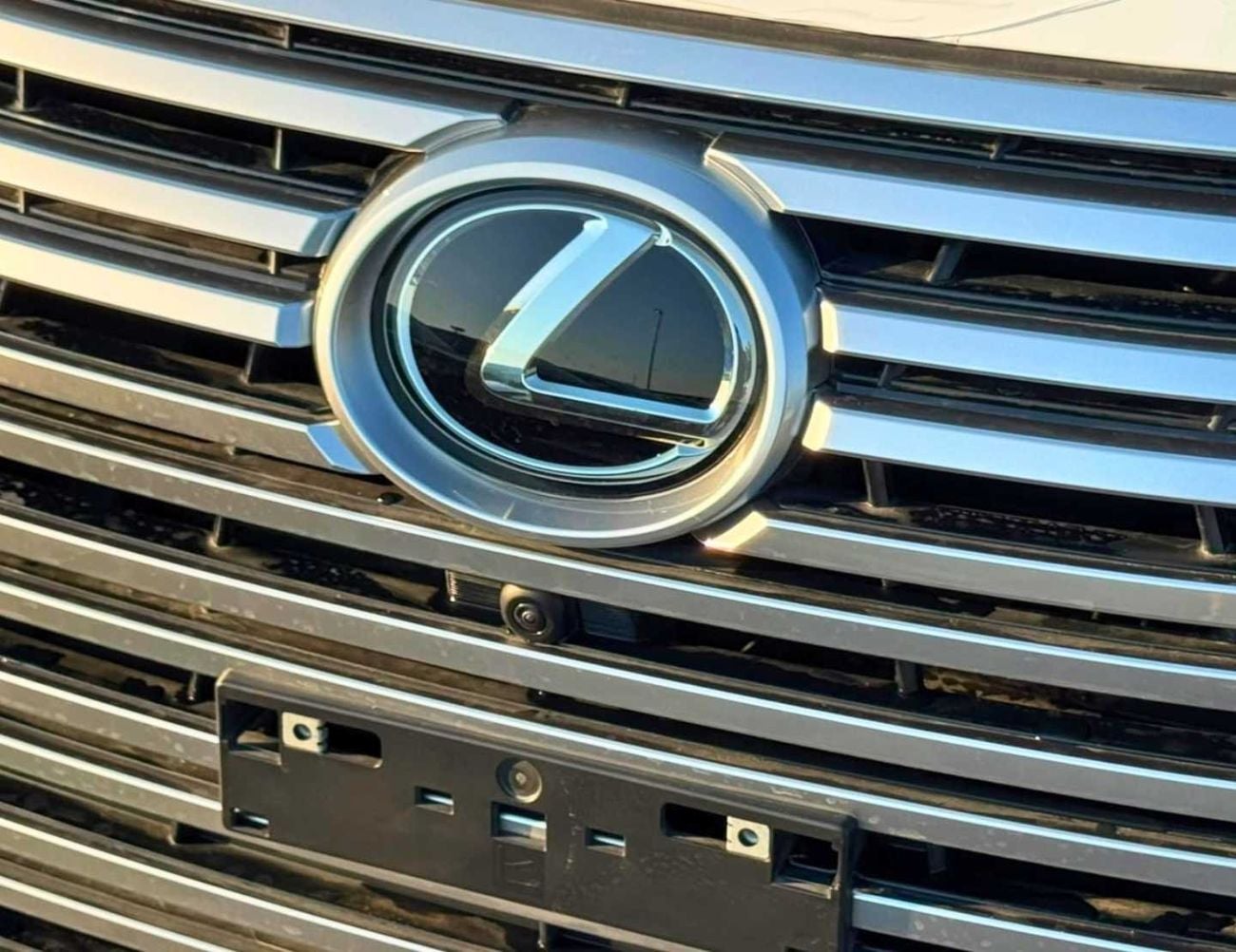 لكزس LX 700h VIP || 3.5L HYBRID / RADAR / 360*CAMERA / SUNROOF / REAR ENTERTAINMENT SCREEN (CODE # L7V)