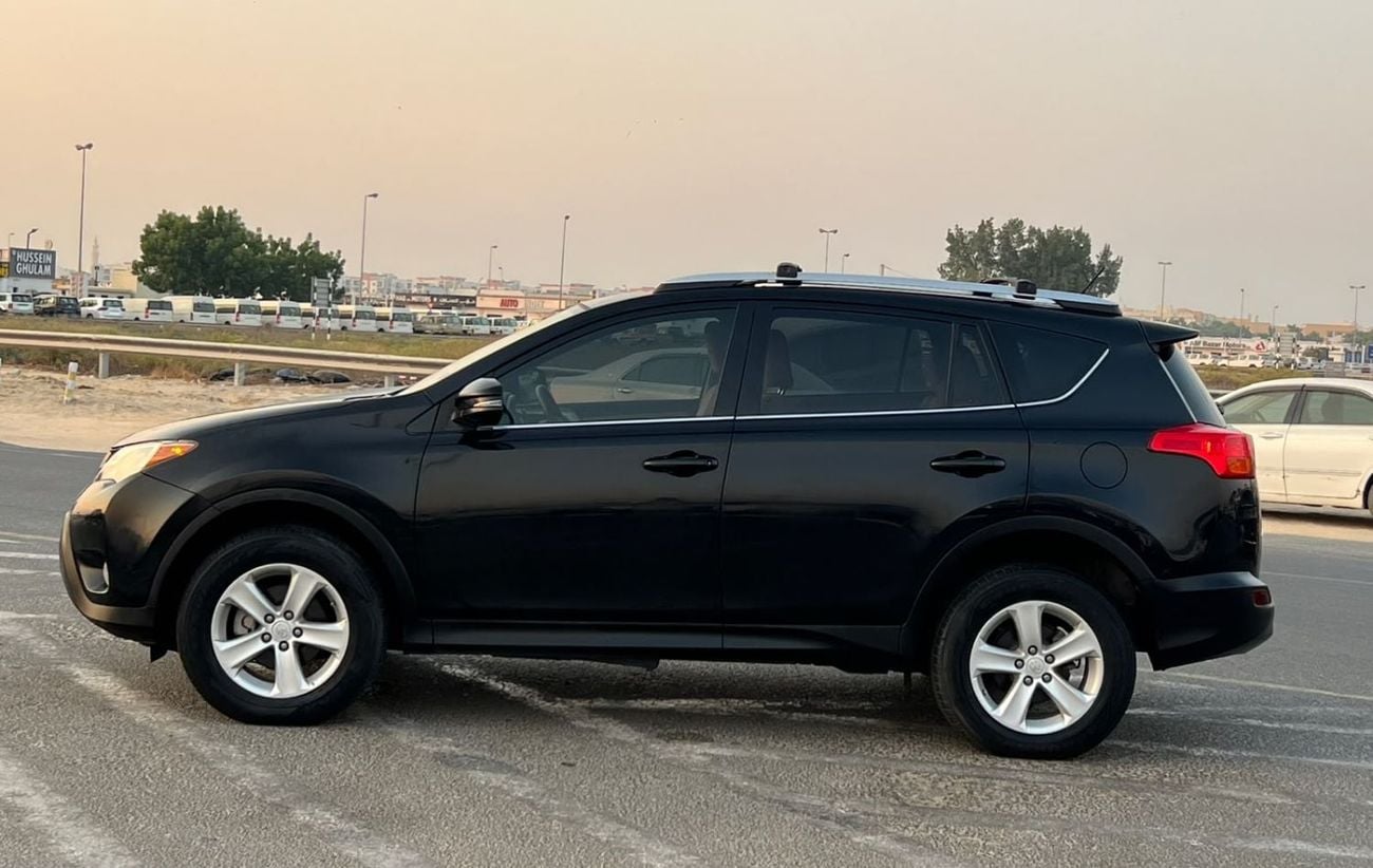 Toyota RAV4  2014 Toyota Rav4 XLE Full Option 2.5L V6 - Sunroof  Rear Camera - Rims