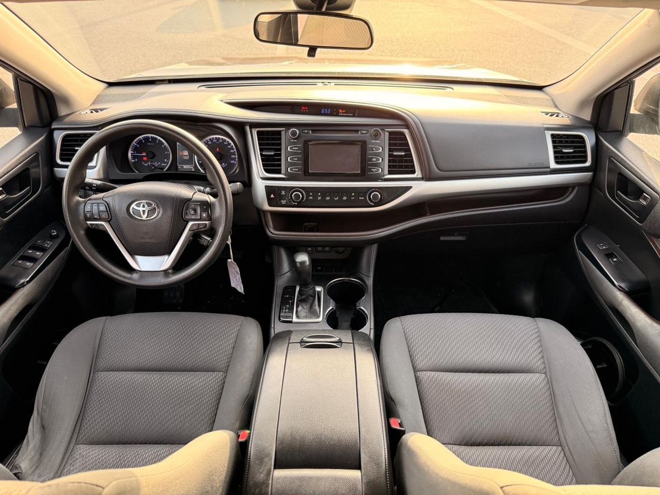 Toyota Highlander LE 3.5 L 2020 model