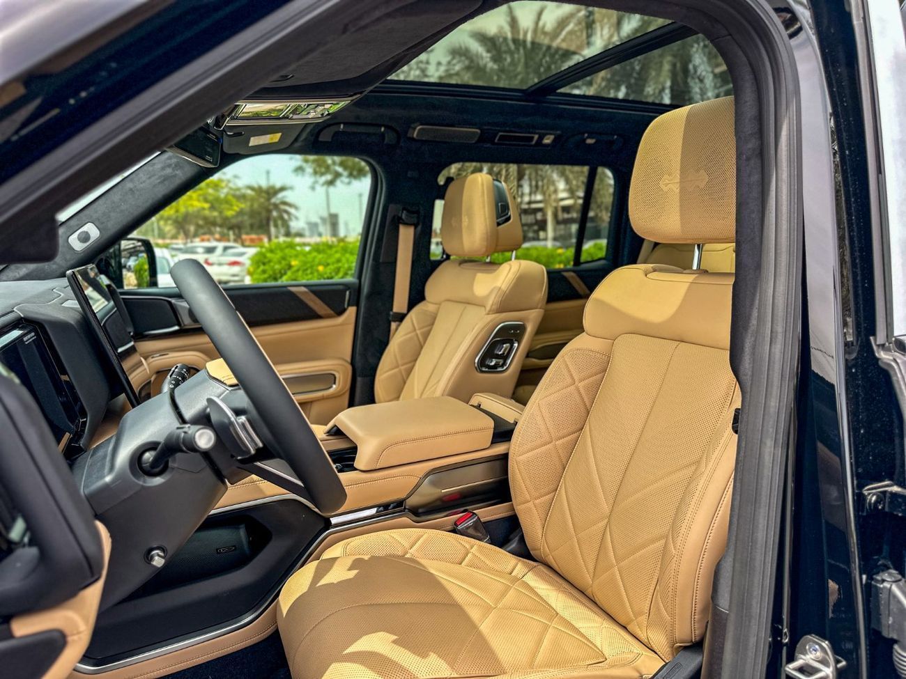 بي واي دي ليوبارد 8 BYD LEOPARD 8 FLAGSHIP / 7 SEATS / 2.0L HYBRID (PLUG-IN) / 939 HP / WARRANTY (10 YEARS)