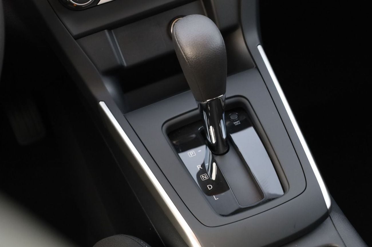 Nissan Sylphy STD (NON GCC) 1.6L PETROL AUTOMATIC TRANSMISSION ( FOR RE- EXPORT ONLY )