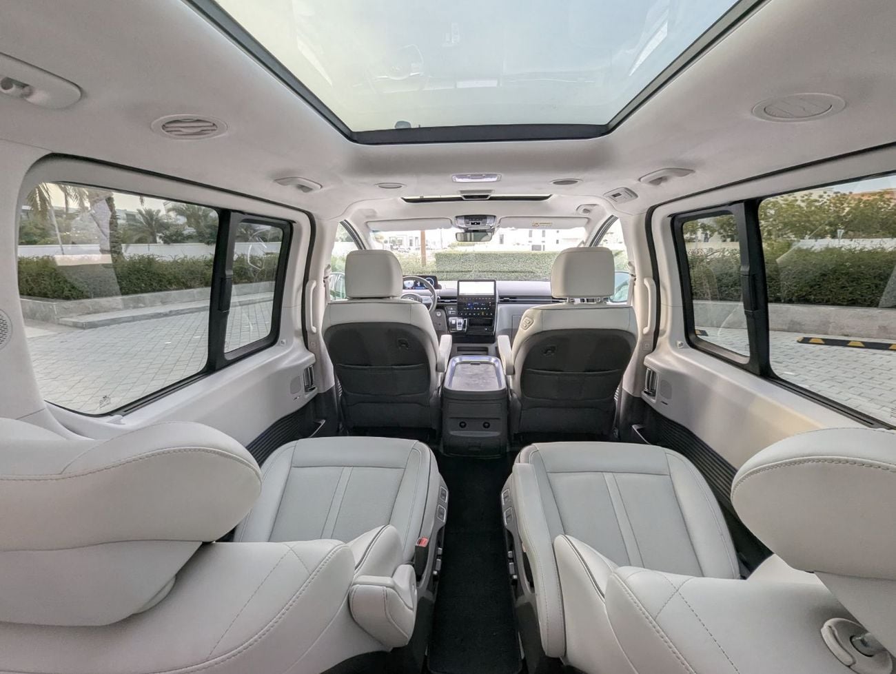 هيونداي ستاريا Hyundai staria 2022 LHD black colour