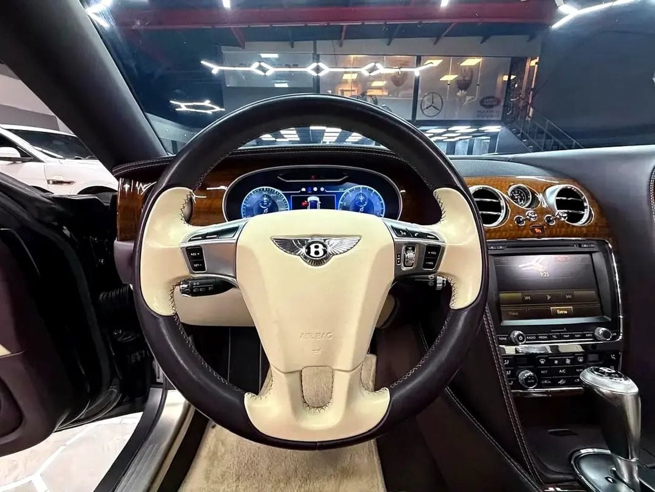 Bentley Flying Spur V8