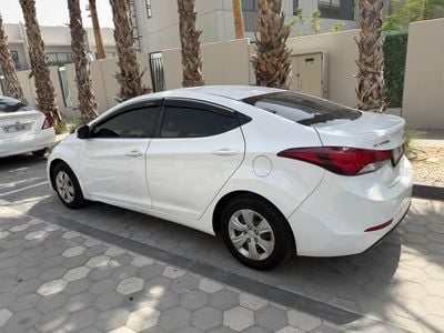 هيونداي إلانترا