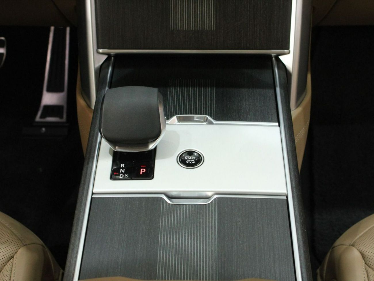 لاند روفر رينج روفر Vogue P550 Autobiography | BRAND NEW!