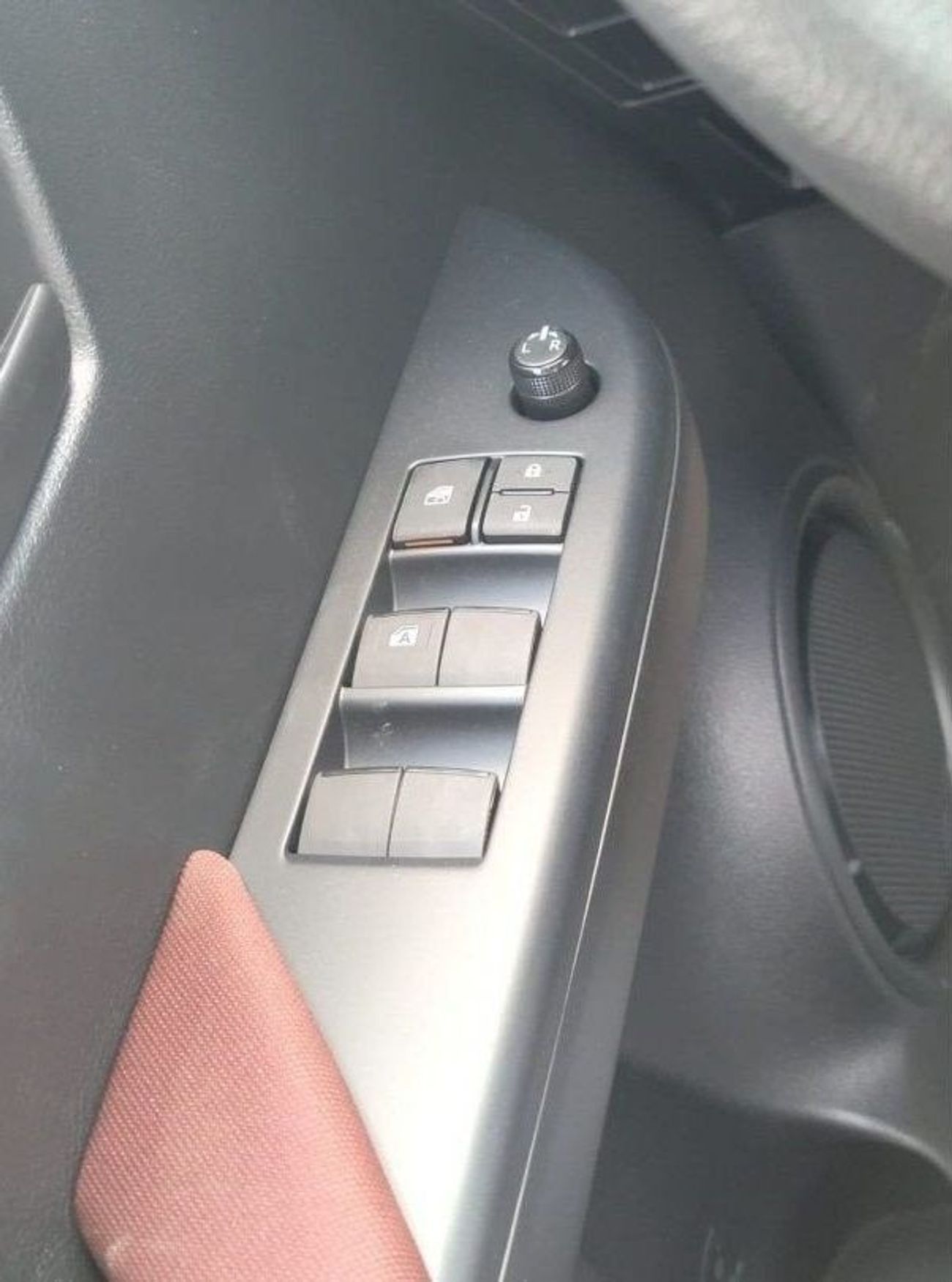 Toyota Hilux TOYOTA HILUX 2.7L PETROL AUTOMATIC 2024