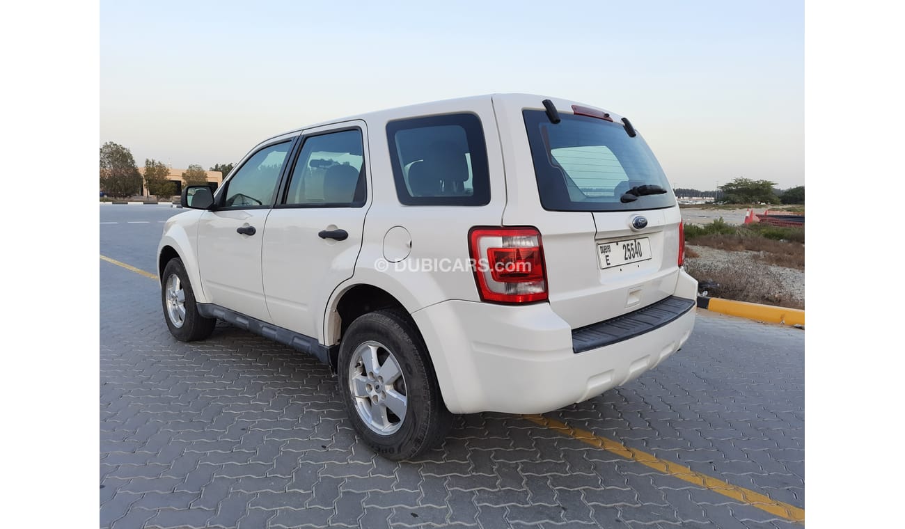 فورد إيسكاب فورد اسكيب موديل ٢٠١٢ خليجي بحالة ممتازة