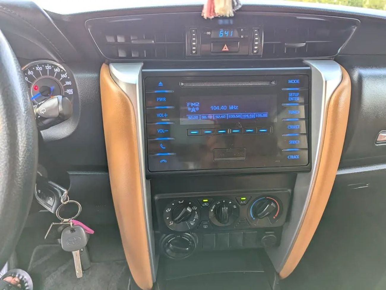 Toyota Fortuner EXR 4x4 V4 2.7L GCC Specs Interior and Exterior Excellent Condition