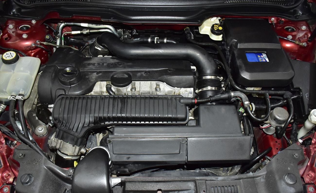 فولفو C70 EXCELLENT DEAL for our Volvo C70 T5 ( 2011 Model ) in Red Color GCC Specs