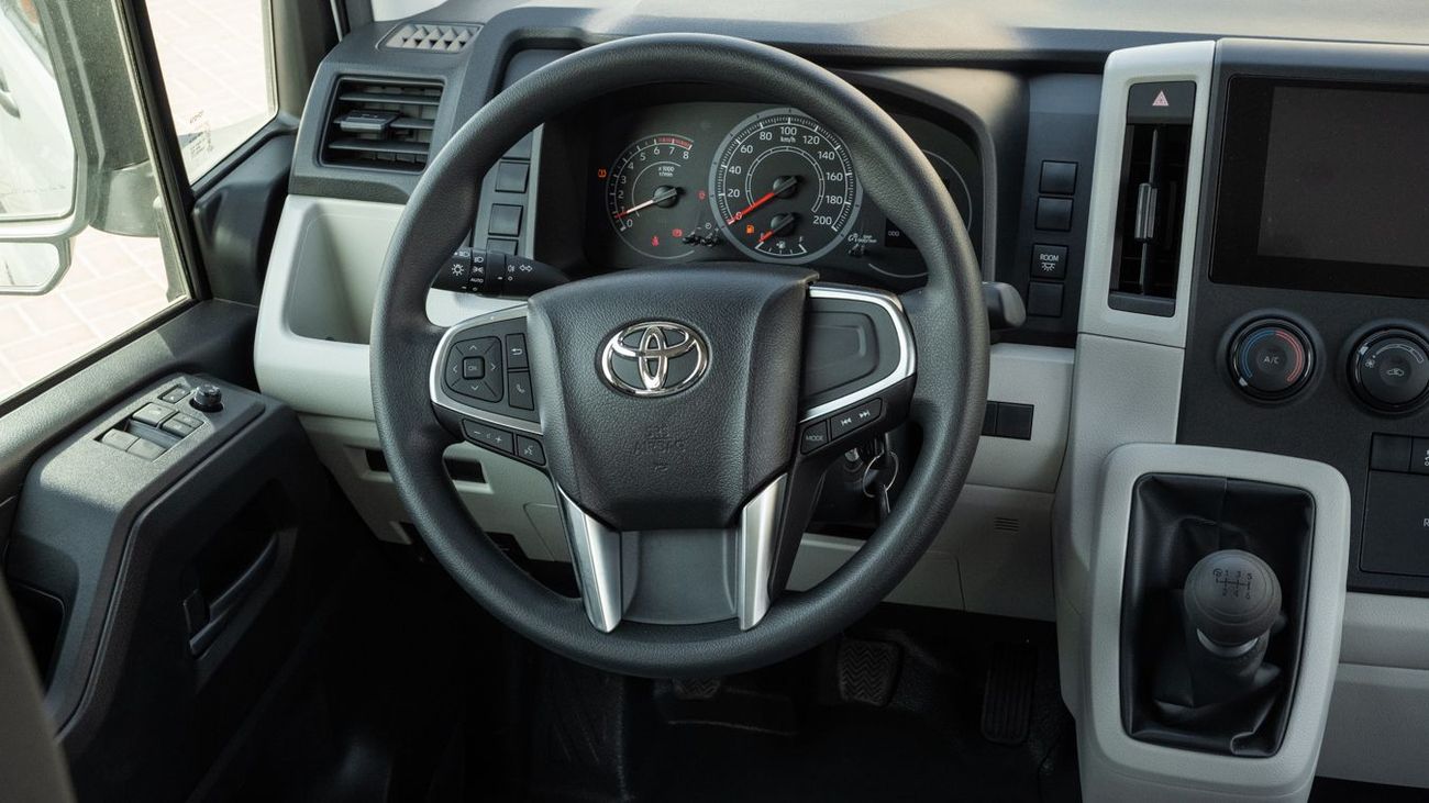 تويوتا هاياس TOYOTA HIACE 3.5 MANUAL 13 SEATER -2026YM