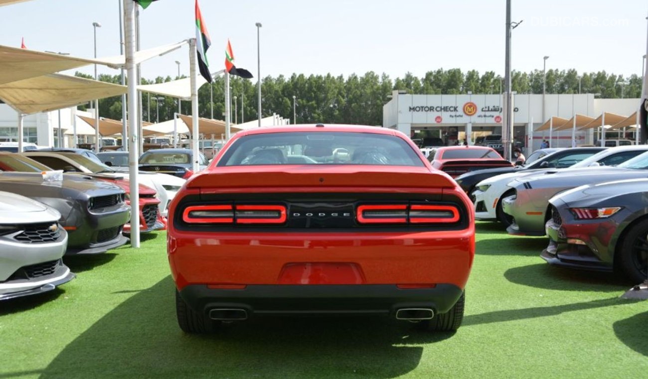 دودج تشالينجر Dodge Challenger R/T Hemi V8 2020/ Low Miles/ Leather Seats/ Very Good Condition